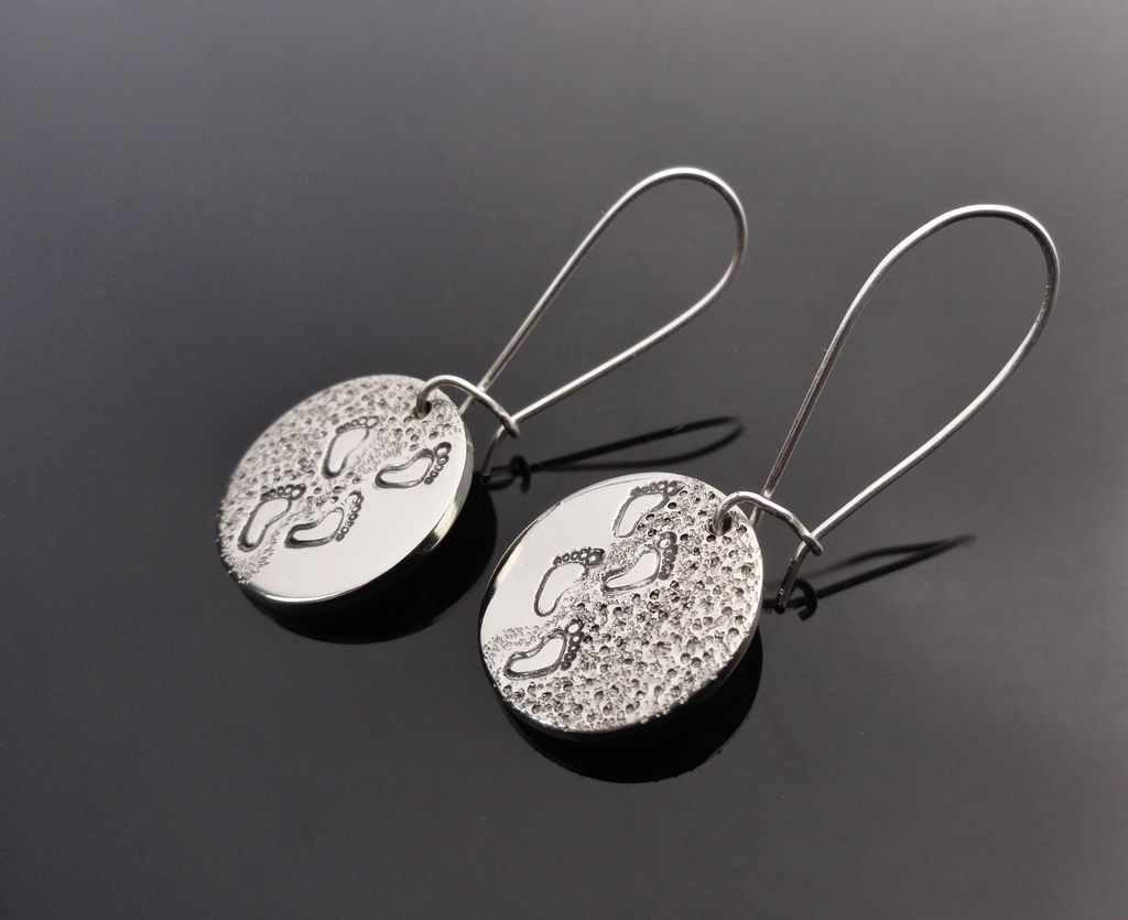 MOON WALK Sterling Silver Disc Footprint Hand Fabricated Contrasting Texture Dangle Earring MOON WALK Sterling Silver Disc Footprint Hand Fabricated Contrasting Texture Dangle Earring