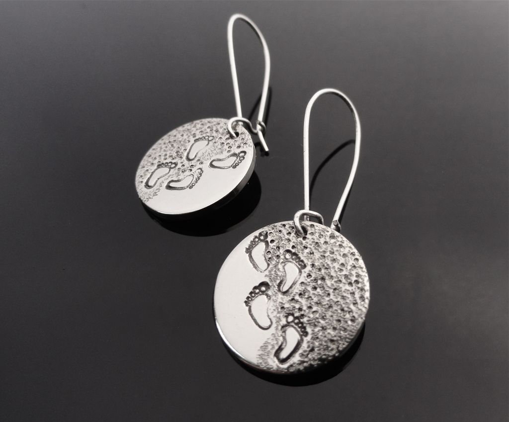 MOON WALK Sterling Silver Disc Footprint Hand Fabricated Contrasting Texture Dangle Earring MOON WALK Sterling Silver Disc Footprint Hand Fabricated Contrasting Texture Dangle Earring