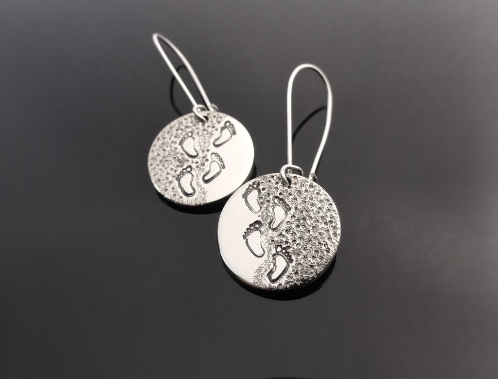 MOON WALK Sterling Silver Disc Footprint Hand Fabricated Contrasting Texture Dangle Earring MOON WALK Sterling Silver Disc Footprint Hand Fabricated Contrasting Texture Dangle Earring
