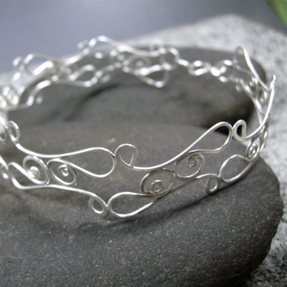OLYRIA Argentium Sterling Silver JeweLyrie Swirl Necklace OLYRIA Argentium Sterling Silver JeweLyrie Swirl Necklace
