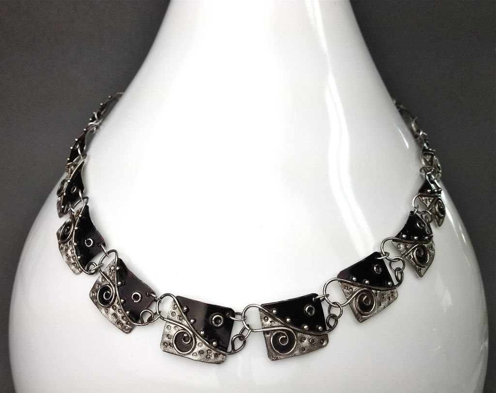 SCHEHERAZADE Sterling Silver Choker Necklace SCHEHERAZADE Sterling Silver Choker Necklace