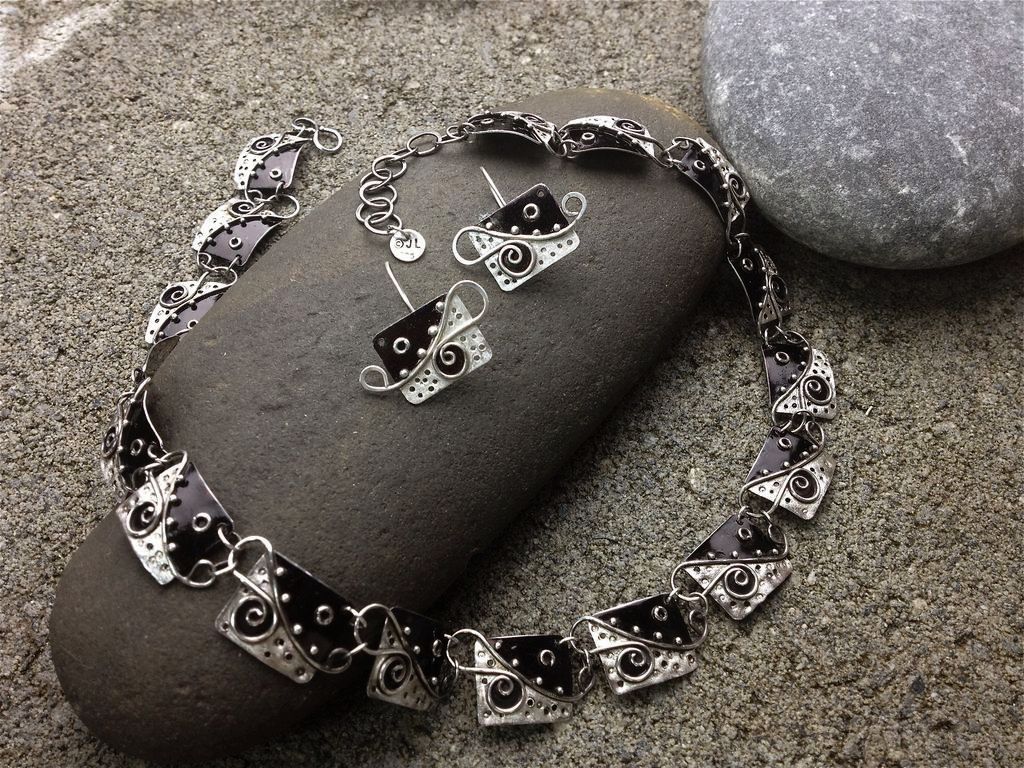 SCHEHERAZADE Sterling Silver Choker Necklace SCHEHERAZADE Sterling Silver Choker Necklace