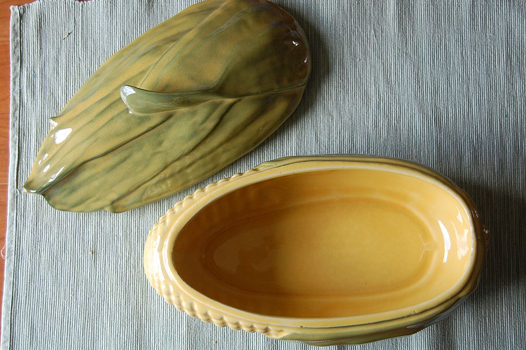 Vintage Shawnee Casserole, King Corn Vintage Shawnee Casserole, King Corn
