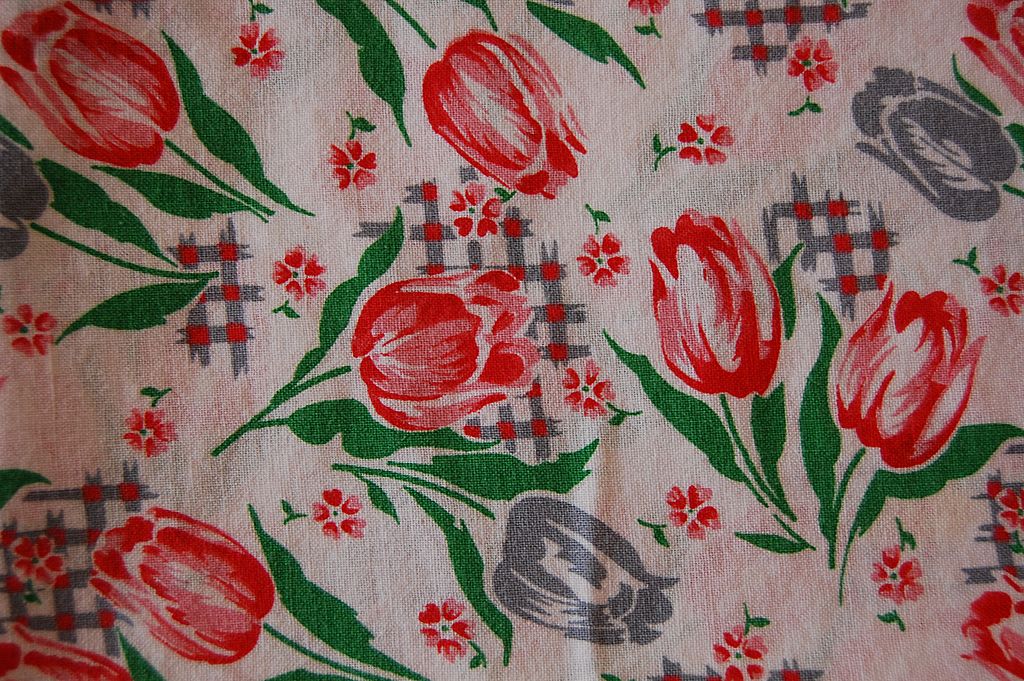 Vintage Feed Sack; White, with large pairs of tulips, red, gray Vintage Feed Sack; White, with large pairs of tulips, red, gray