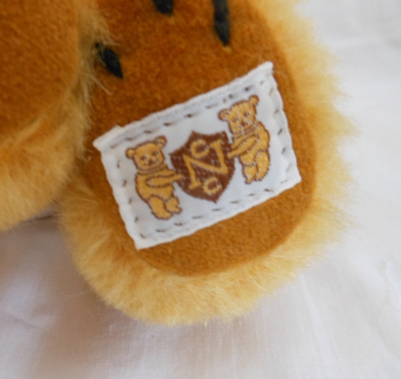 Vintage Limited Edition Childhood Classics Young Bully Bear by The House of Nisbet Vintage Limited Edition Childhood Classics Young Bully Bear by The House of Nisbet