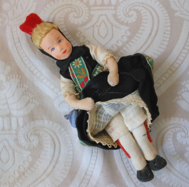 Tiny Stockinette Cloth Doll in Ethnic Costume Tiny Stockinette Cloth Doll in Ethnic Costume