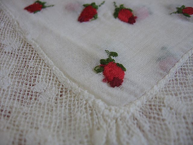 Lovely Vintage Hankie Embroidered Rosebuds and Lace Lovely Vintage Hankie Embroidered Rosebuds and Lace