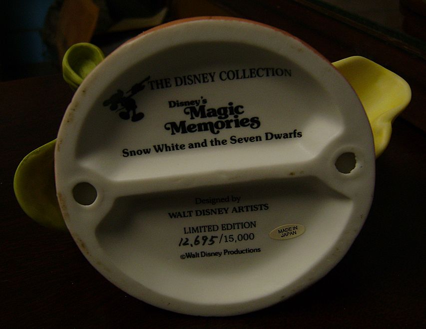 Disney's Magic Memories Figurines - Snow White Disney's Magic Memories Figurines - Snow White