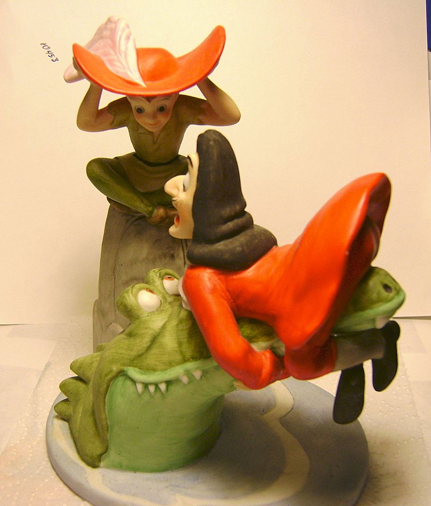 Disney's Magic Memories Figurines -Peter Pan Disney's Magic Memories Figurines -Peter Pan
