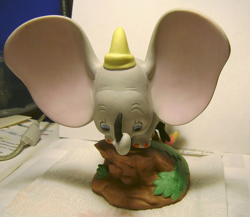 Disney's Magic Memories Figurines - Dumbo Disney's Magic Memories Figurines - Dumbo
