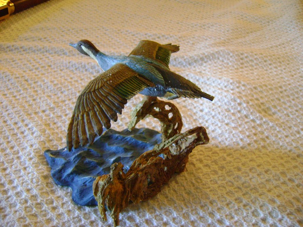Windy Flight figurine by David Maass from Danbury Mint Windy Flight figurine by David Maass from Danbury Mint