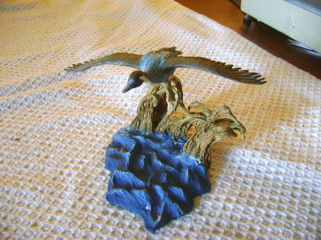Windy Flight figurine by David Maass from Danbury Mint Windy Flight figurine by David Maass from Danbury Mint