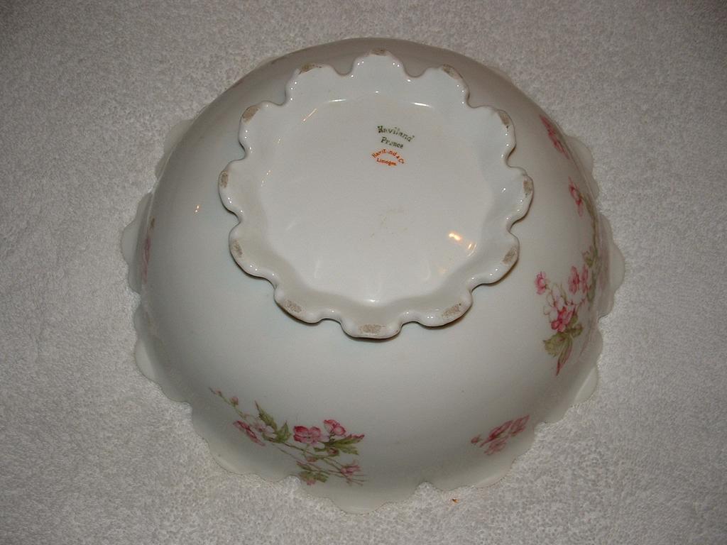 Antique, Haviland & Co, Limoges Serving Bowl, France Antique, Haviland & Co, Limoges Serving Bowl, France