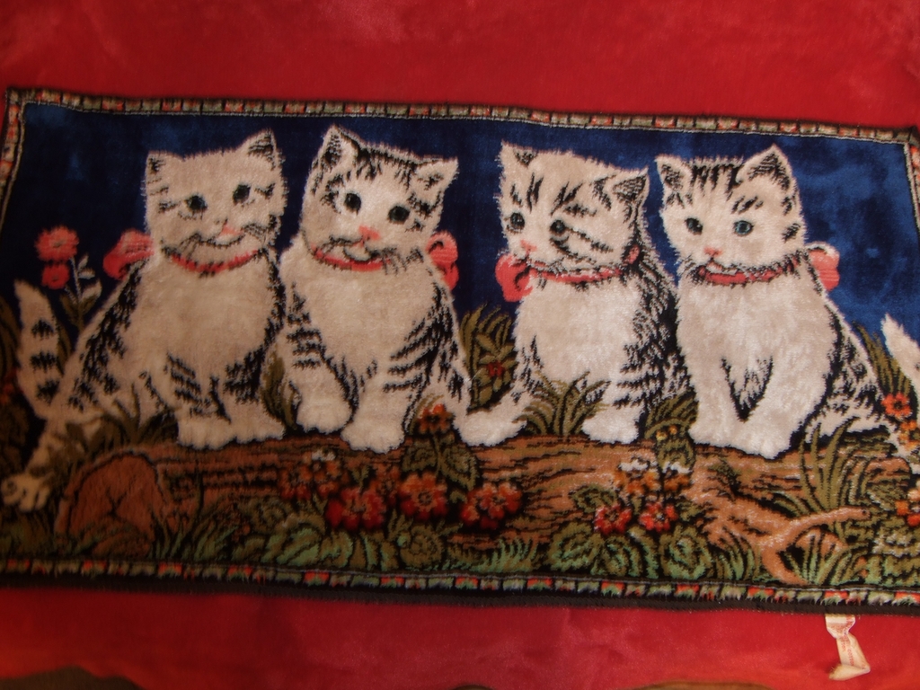 Vintage Tapestry Wall Hanging With 4 White Kittens / Cats, Italy Vintage Tapestry Wall Hanging With 4 White Kittens / Cats, Italy