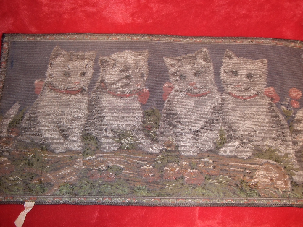 Vintage Tapestry Wall Hanging With 4 White Kittens / Cats, Italy Vintage Tapestry Wall Hanging With 4 White Kittens / Cats, Italy