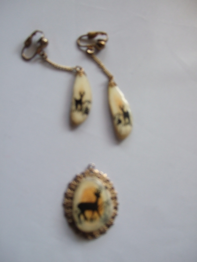 Vintage, Hand Painted Deer On Bone / Antler Pendent & Earring Set Vintage, Hand Painted Deer On Bone / Antler Pendent & Earring Set