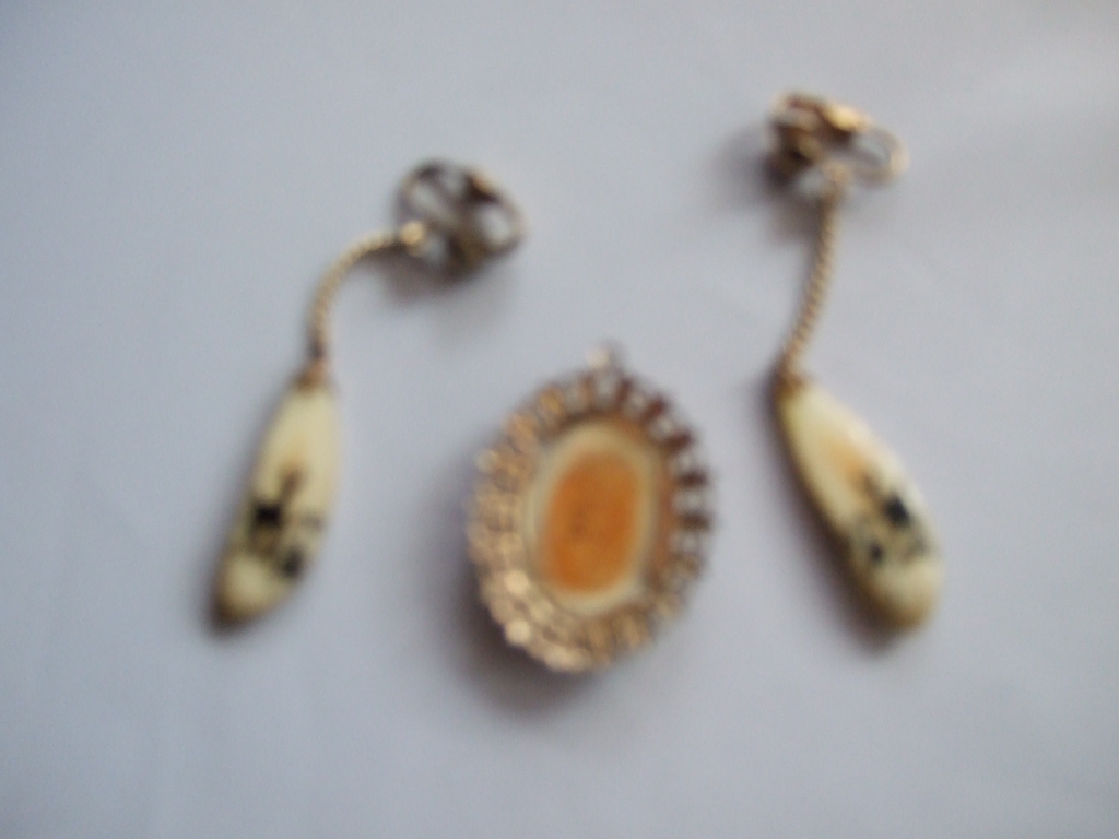 Vintage, Hand Painted Deer On Bone / Antler Pendent & Earring Set Vintage, Hand Painted Deer On Bone / Antler Pendent & Earring Set