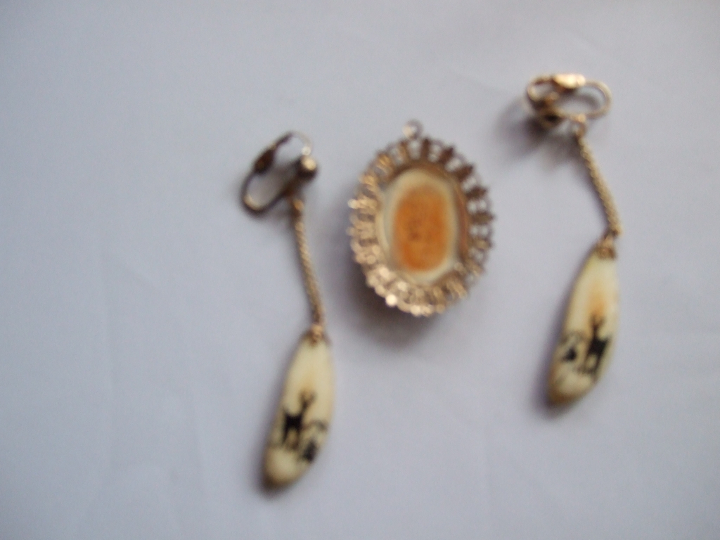 Vintage, Hand Painted Deer On Bone / Antler Pendent & Earring Set Vintage, Hand Painted Deer On Bone / Antler Pendent & Earring Set