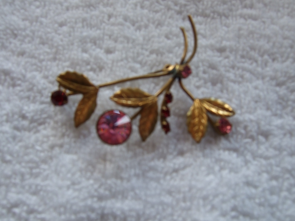 Vintage Colored Rhinestone Floral Brooch Pin Vintage Colored Rhinestone Floral Brooch Pin