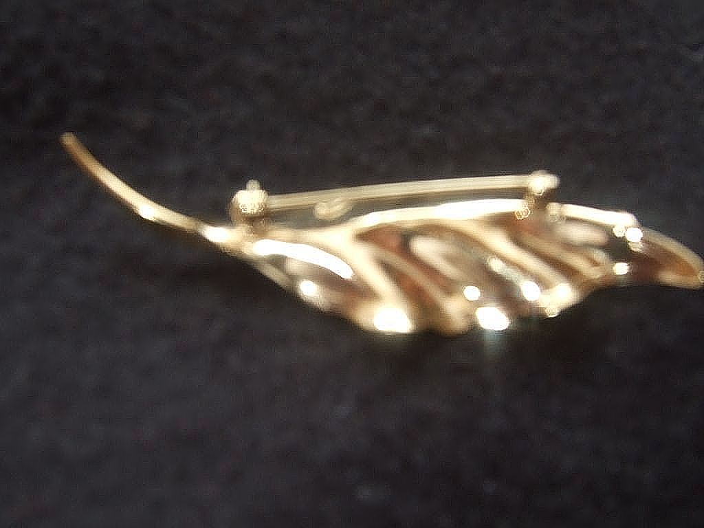 Vintage, Marked Wells, Brushed & Polished, Leaf Brooch Pin Vintage, Marked Wells, Brushed & Polished, Leaf Brooch Pin