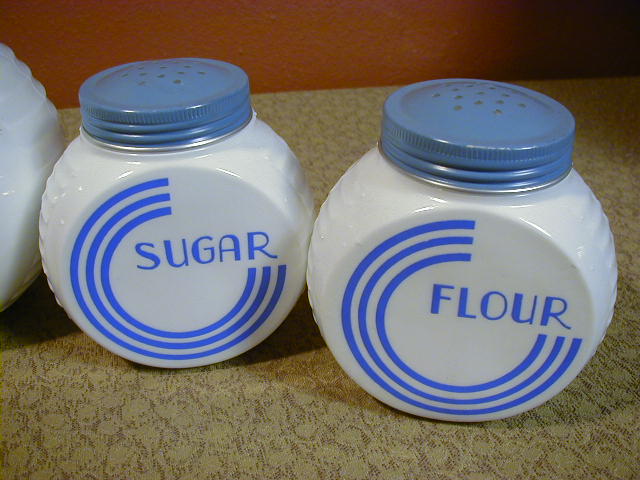 5 Pc Vintage Vitrock Grease, Sugar, Flour, Salt & Pepper Shakers, Range Set 5 Pc Vintage Vitrock Grease, Sugar, Flour, Salt & Pepper Shakers, Range Set