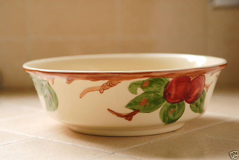 Vintage Franciscan Apple Large Serving Veggie Bowl USA Vintage Franciscan Apple Large Serving Veggie Bowl USA