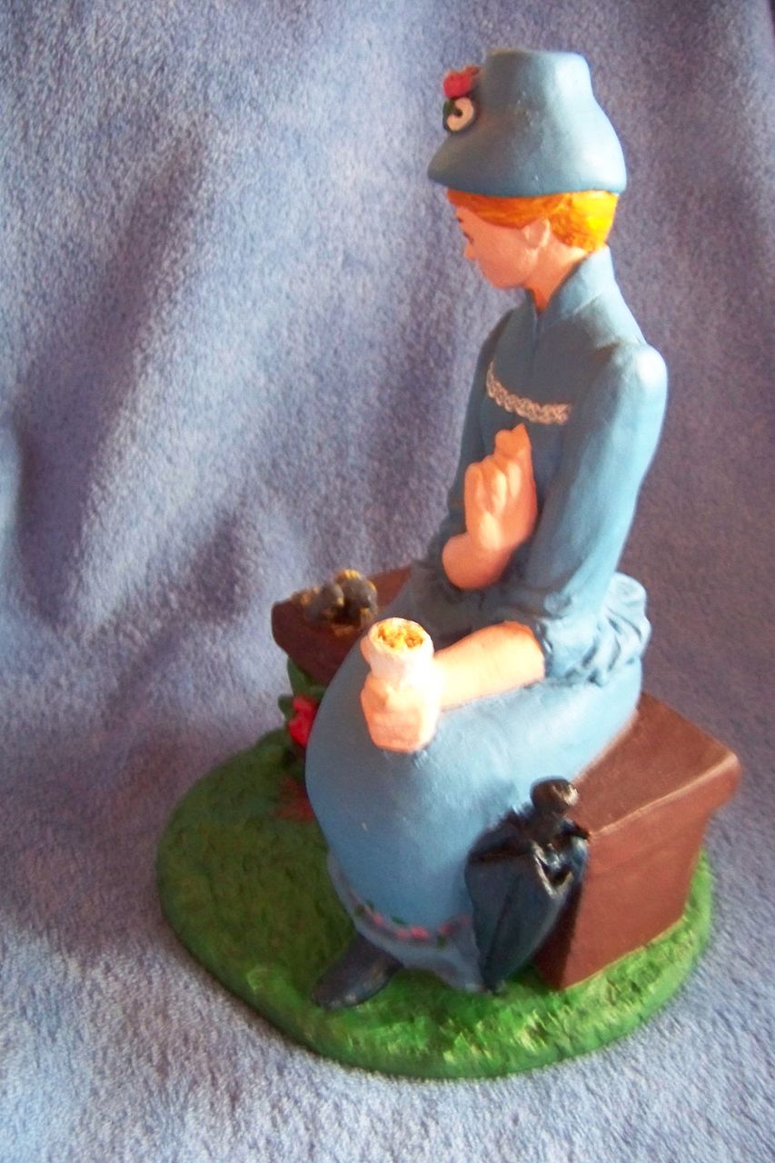 Large Vintage Plaster, Women Feeding Birds Figurine 1981 Large Vintage Plaster, Women Feeding Birds Figurine 1981