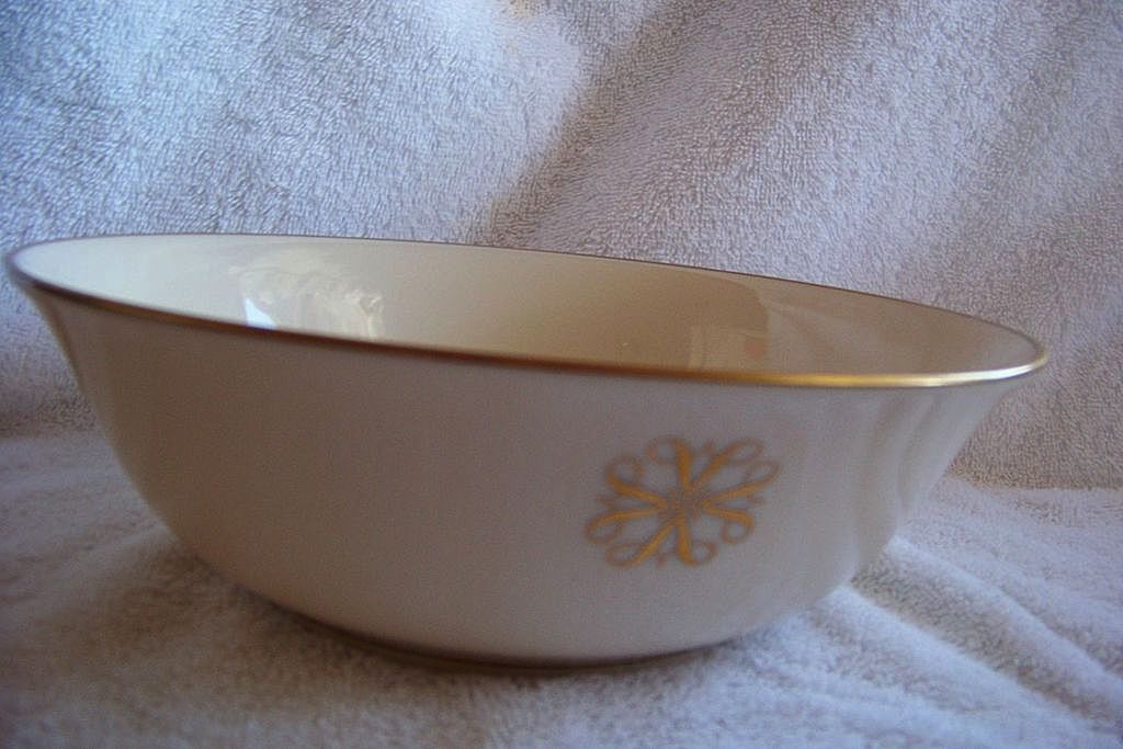 Vintage Lenox Serving Bowl 1980 Avon Presidents Club Vintage Lenox Serving Bowl 1980 Avon Presidents Club