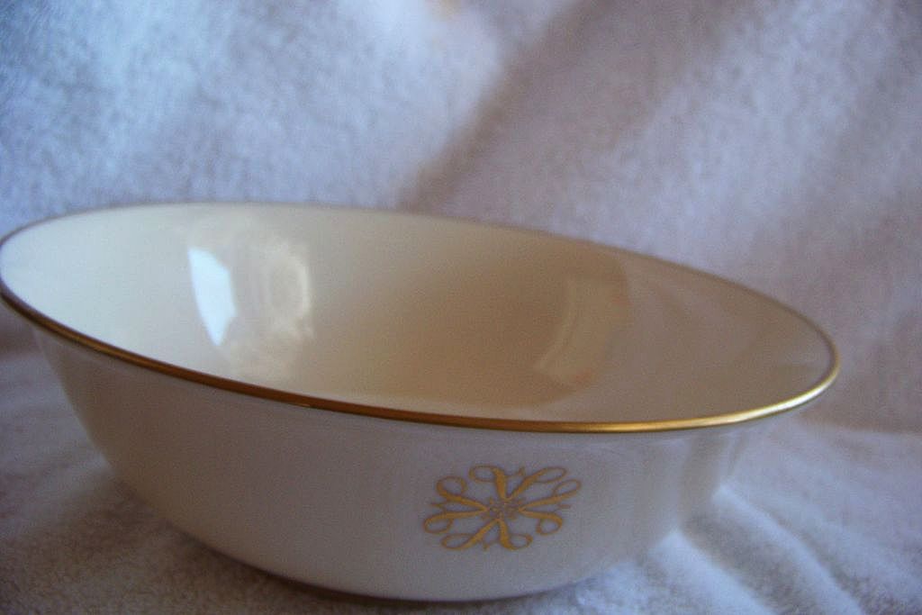 Vintage Lenox Serving Bowl 1980 Avon Presidents Club Vintage Lenox Serving Bowl 1980 Avon Presidents Club