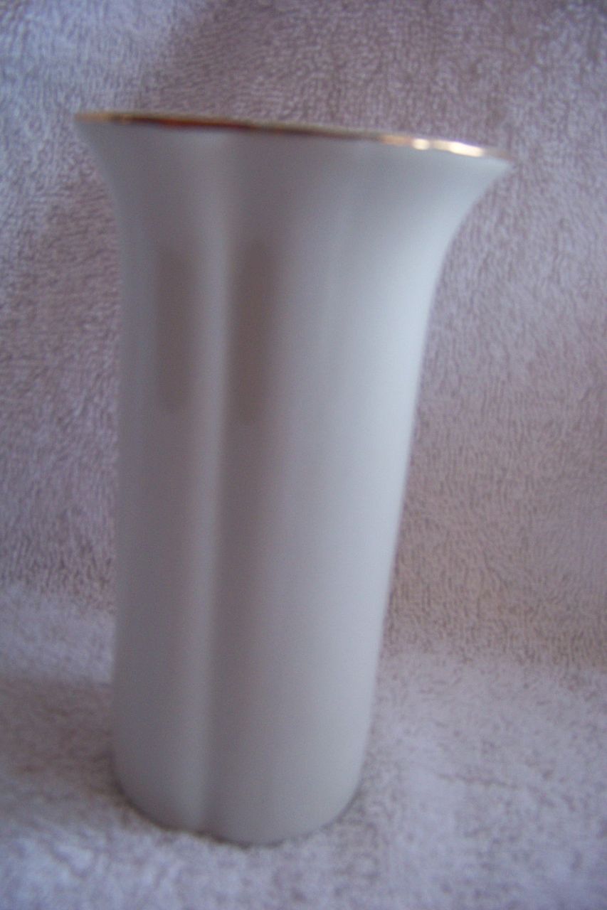 Quality China Iris 5" Vase, Fuji Japan Quality China Iris 5" Vase, Fuji Japan