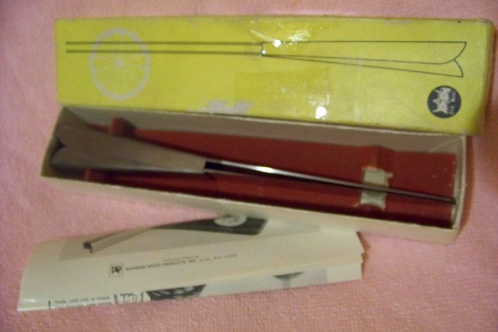 Vintage Rainbow, Slice-n-Serve Dual-Purpose Knife & Tong W/ Box Vintage Rainbow, Slice-n-Serve Dual-Purpose Knife & Tong W/ Box