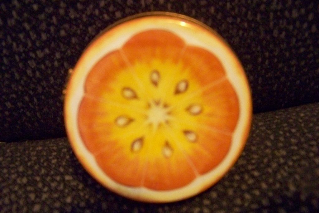 Limoges Orange Star Round Box, Peint Main P V Limoges Orange Star Round Box, Peint Main P V