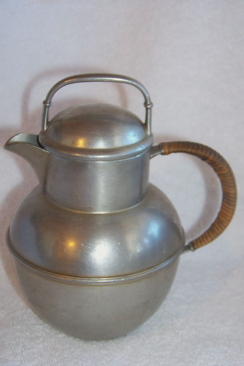 Vintage Marked American S. P, Co. Pewter 2 Cup Tea Pot Vintage Marked American S. P, Co. Pewter 2 Cup Tea Pot