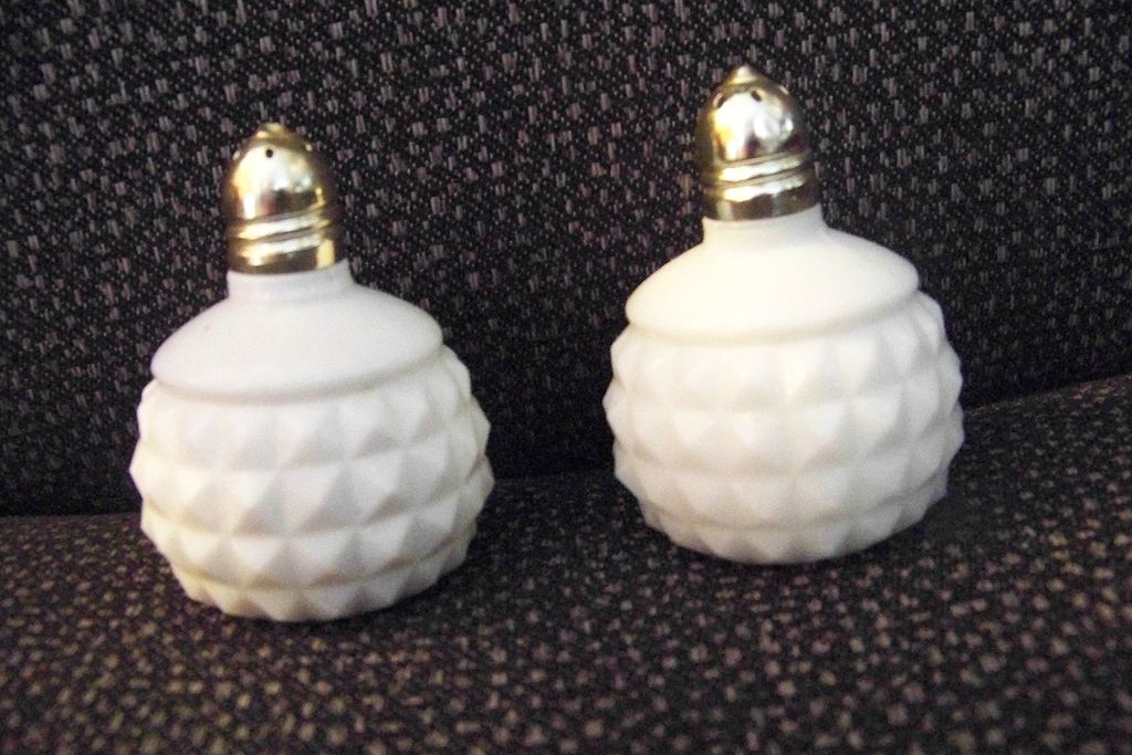 Miniature Diamond Point Milk Glass Salt & Pepper Shakers Miniature Diamond Point Milk Glass Salt & Pepper Shakers