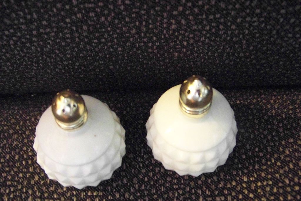 Miniature Diamond Point Milk Glass Salt & Pepper Shakers Miniature Diamond Point Milk Glass Salt & Pepper Shakers
