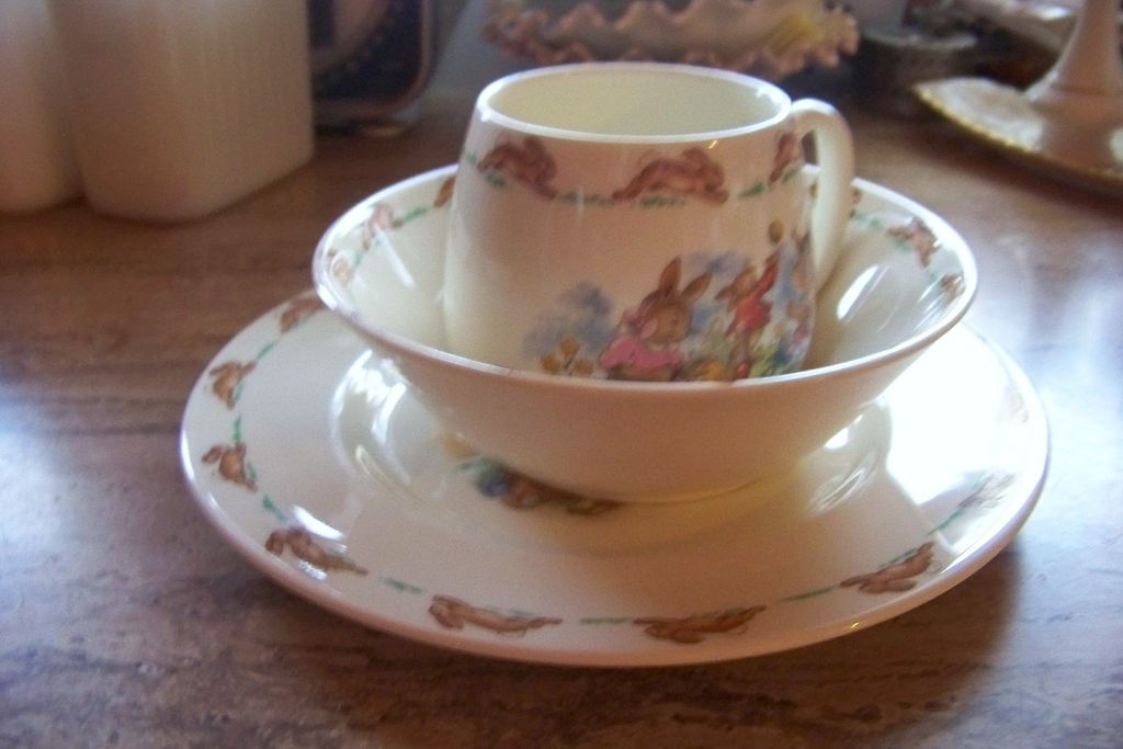Vintage Royal Doulton BUNNYKINS Child's Plate Bowl & CUP Vintage Royal Doulton BUNNYKINS Child's Plate Bowl & CUP
