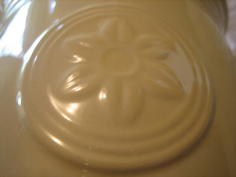 Oneida Petals Yellow Pottery Pitcher Oneida Petals Yellow Pottery Pitcher
