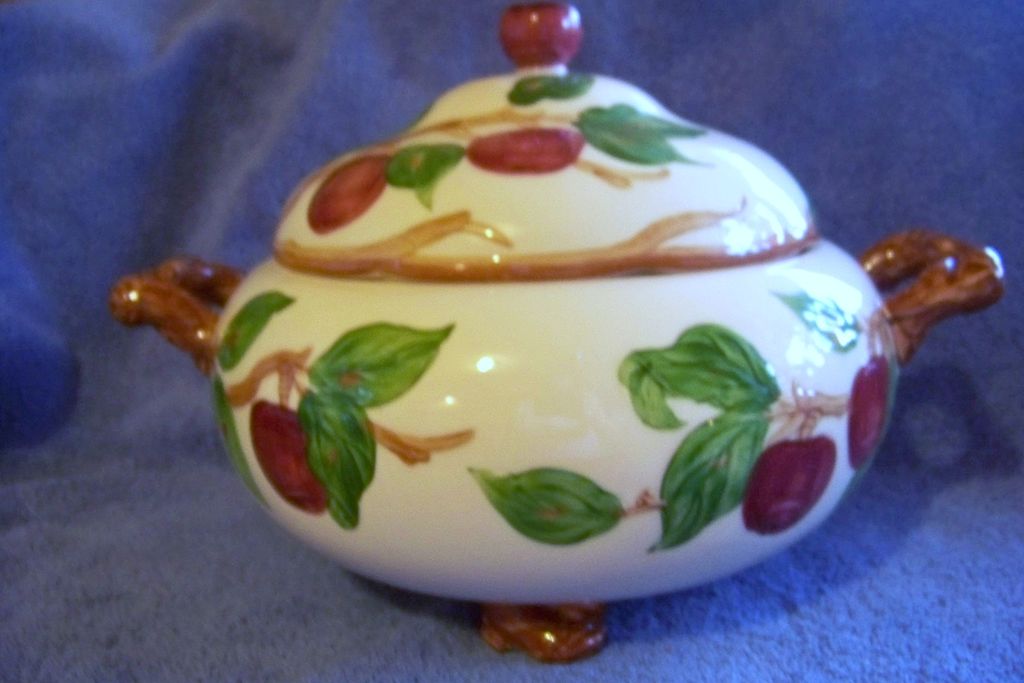 Vintage Franciscan Red Apple Covered Soup Tureen Mint USA Vintage Franciscan Red Apple Covered Soup Tureen Mint USA