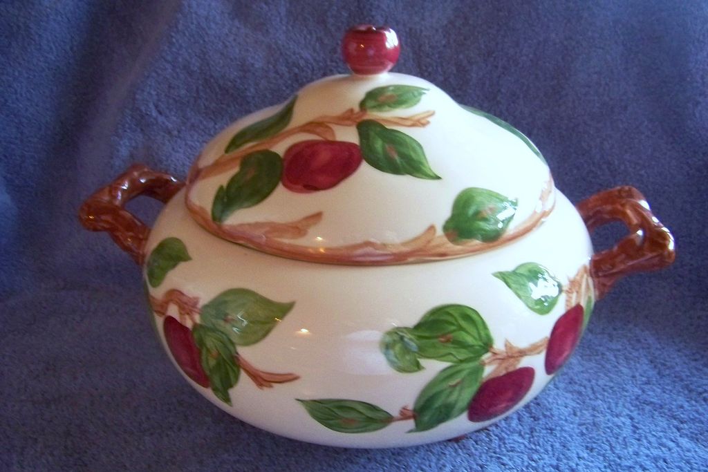 Vintage Franciscan Red Apple Covered Soup Tureen Mint USA Vintage Franciscan Red Apple Covered Soup Tureen Mint USA