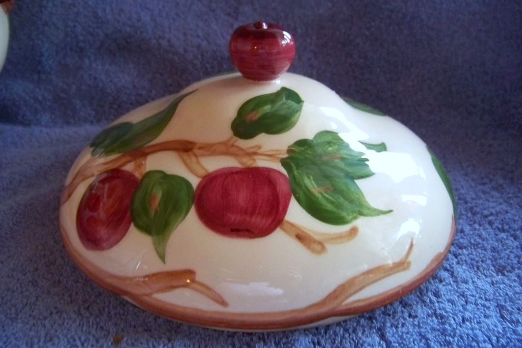 Vintage Franciscan Red Apple Covered Soup Tureen Mint USA Vintage Franciscan Red Apple Covered Soup Tureen Mint USA