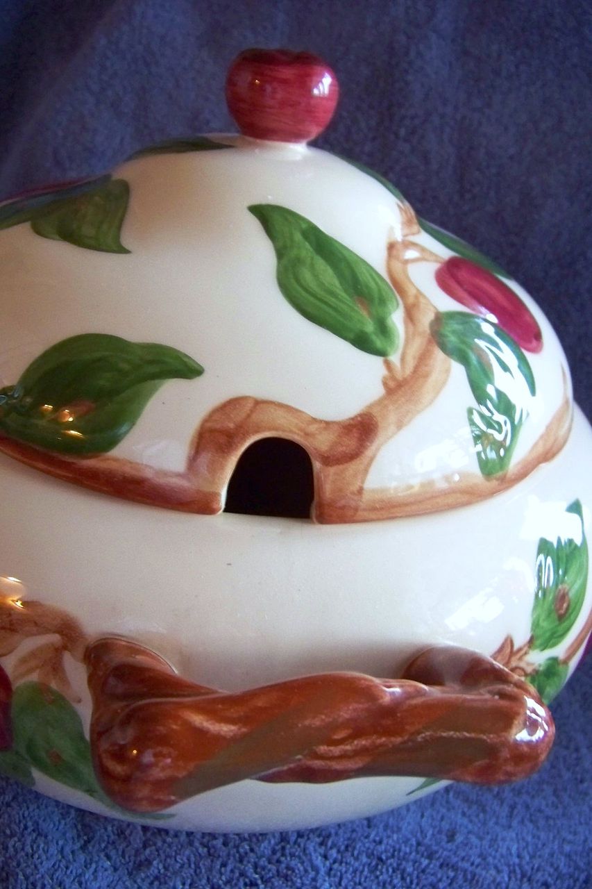 Vintage Franciscan Red Apple Covered Soup Tureen Mint USA Vintage Franciscan Red Apple Covered Soup Tureen Mint USA