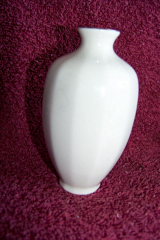 Otagiri Cyclamen Floral Mini Vase, Japan Otagiri Cyclamen Floral Mini Vase, Japan