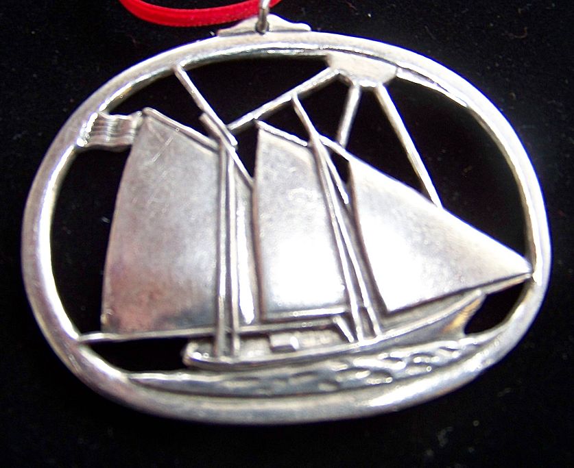 Amerika Pewter Sailboat Ornament / Pendant, Havstad Amerika Pewter Sailboat Ornament / Pendant, Havstad