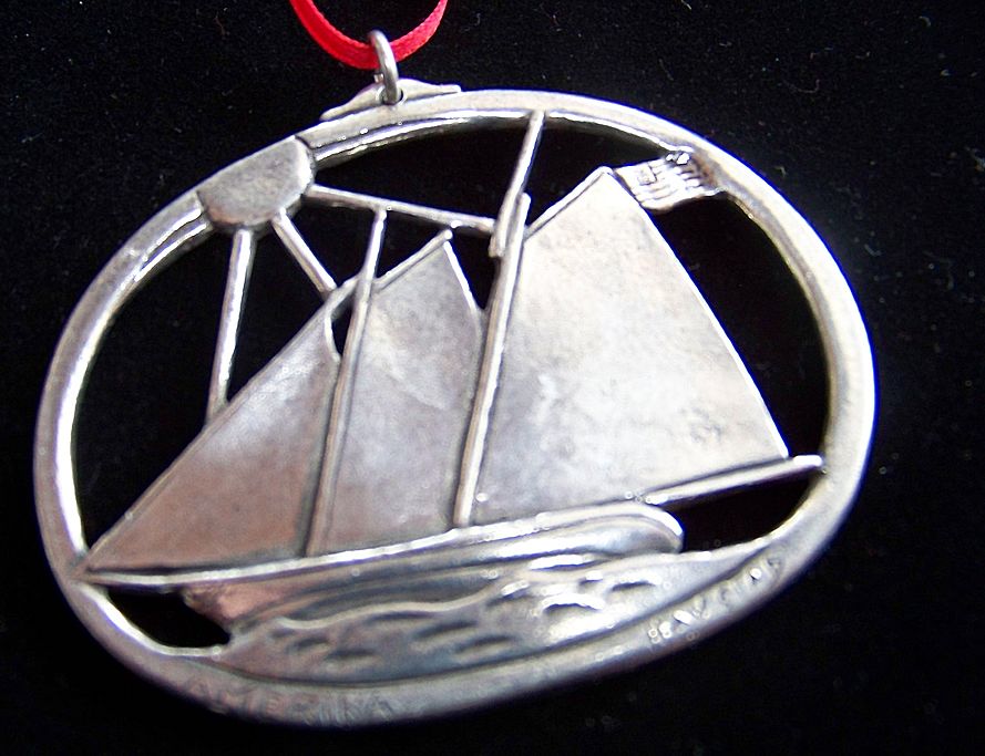 Amerika Pewter Sailboat Ornament / Pendant, Havstad Amerika Pewter Sailboat Ornament / Pendant, Havstad