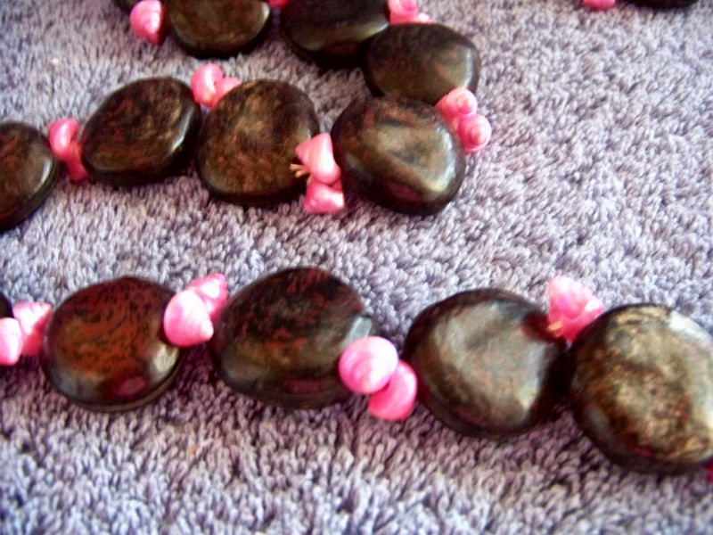 Vintage Natural Pod Or Nut, Necklace W Seashells Vintage Natural Pod Or Nut, Necklace W Seashells