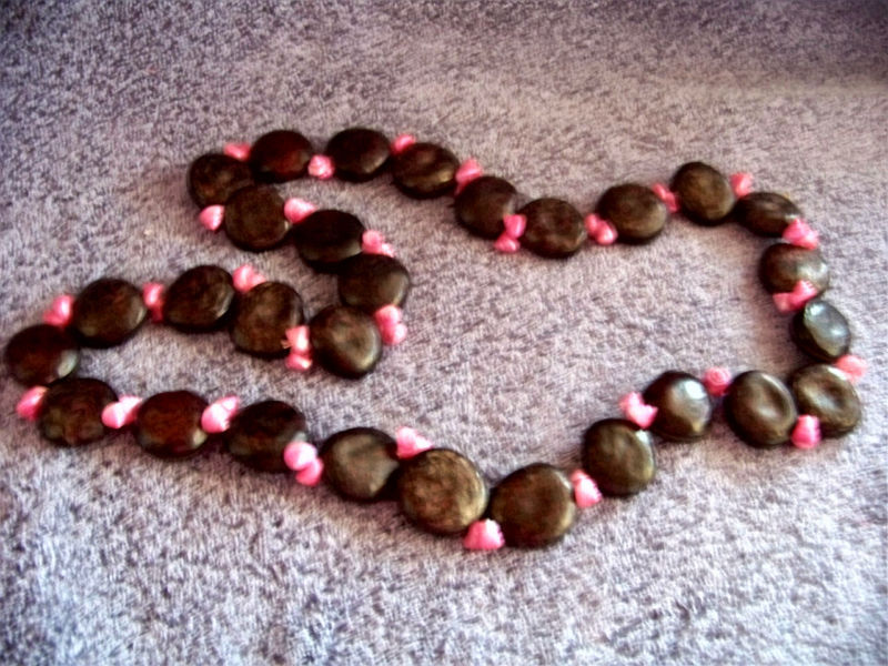 Vintage Natural Pod Or Nut, Necklace W Seashells Vintage Natural Pod Or Nut, Necklace W Seashells