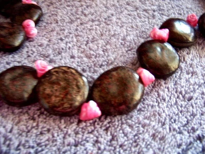Vintage Natural Pod Or Nut, Necklace W Seashells Vintage Natural Pod Or Nut, Necklace W Seashells