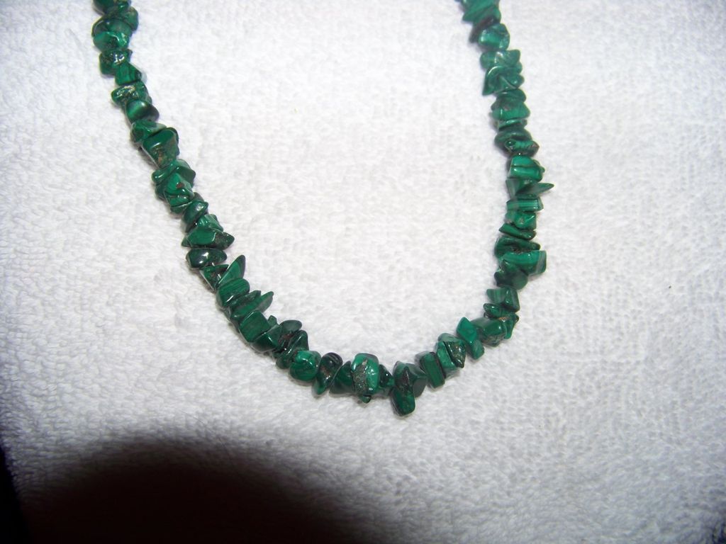 Southwestern Heavy Malachite Chip Strand Necklace Southwestern Heavy Malachite Chip Strand Necklace