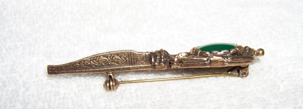 Vintage, Mira Designer Signed Brooch Pin, Green Cabochon Stone Vintage, Mira Designer Signed Brooch Pin, Green Cabochon Stone