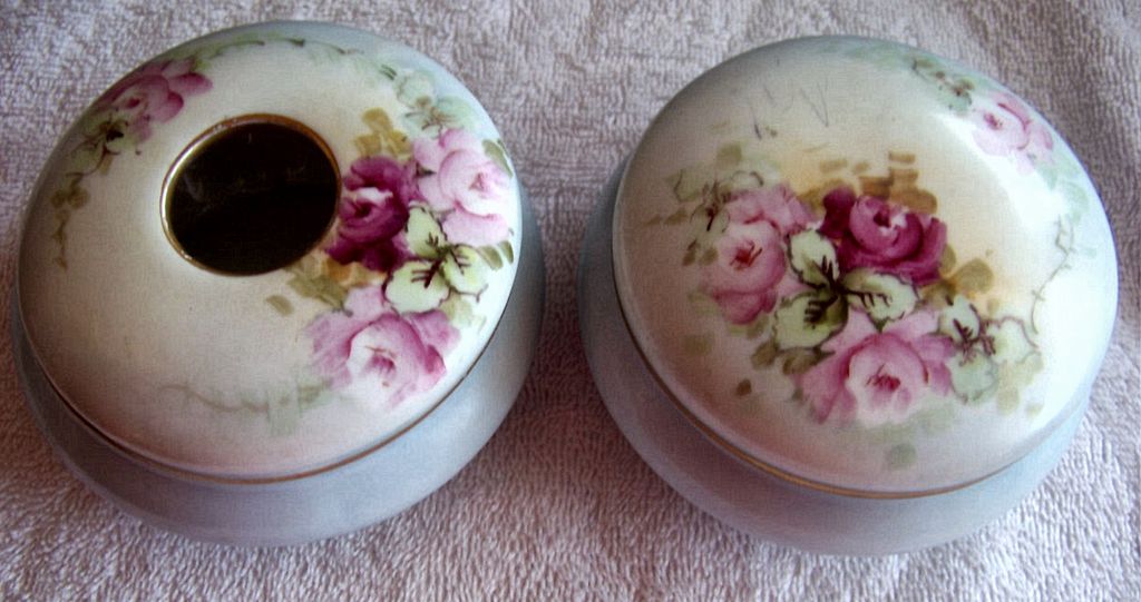 Antique, Zeh Scherzer & Co, Bavaria Hair Receiver & Powder Jar Hand, Roses Antique, Zeh Scherzer & Co, Bavaria Hair Receiver & Powder Jar Hand, Roses
